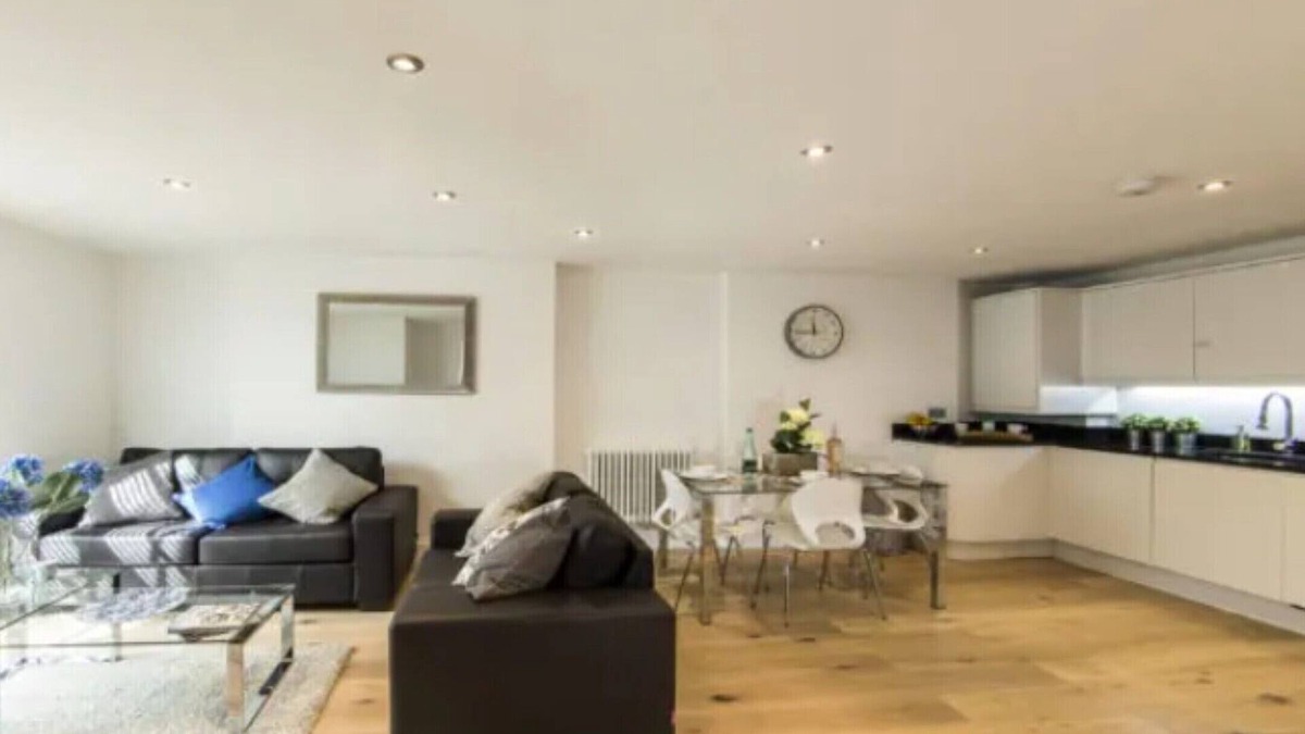 Finchley Church End Apartment | Finchley central - spacious ground floor apartment