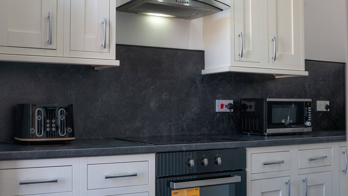 Aberdeen West End Apartment | ✪ Find DWELLCOME HOME Ltd ✪ 100Mbps 1 bedroom Apartment