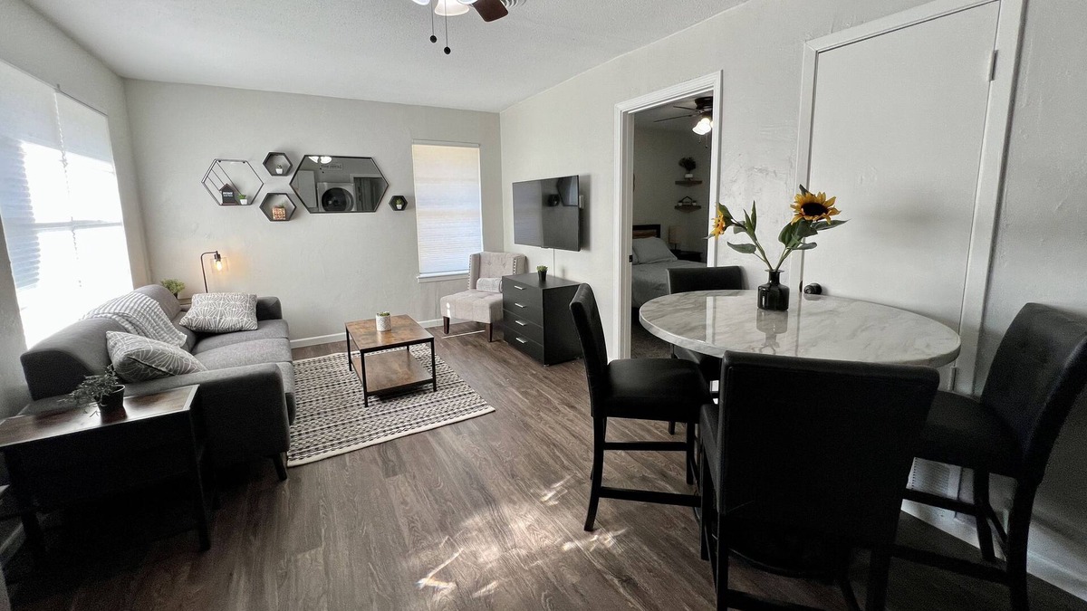 Whitesboro House | Find Peace at Charming Comfortable Downtown Home