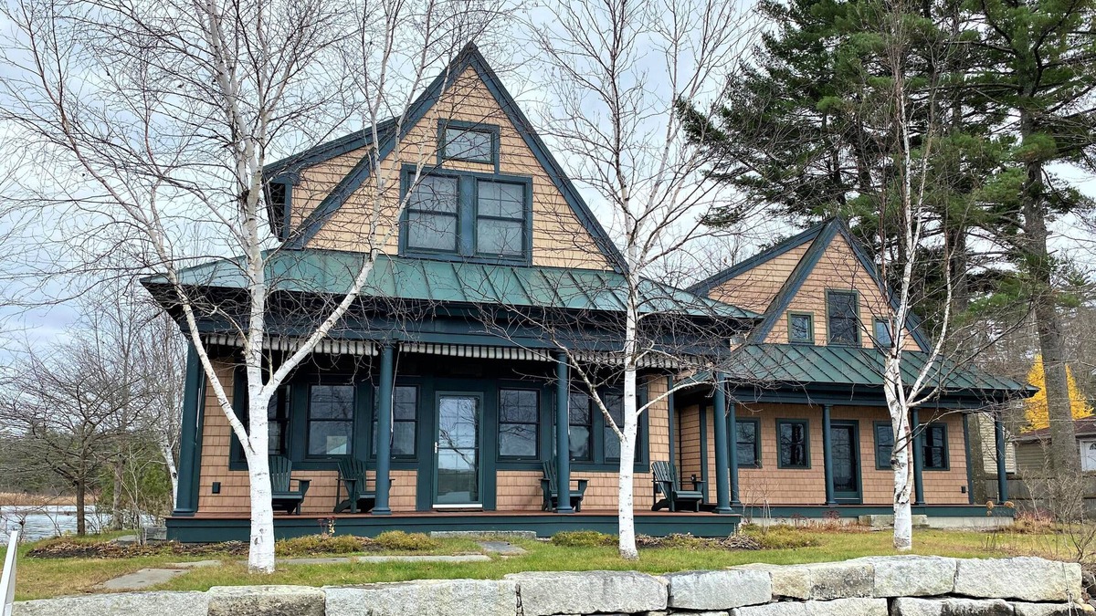 Manchester House | Find Your Bliss at this Private and Captivating Lakeside Retreat