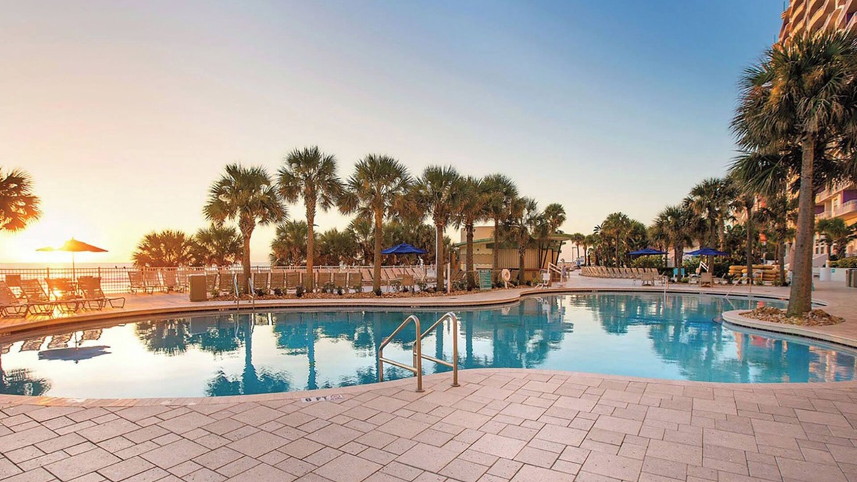 Brush - Stewarts Resort | 𝐅𝐢𝐧𝐝𝐢𝐧𝐠 𝐌𝐞𝐢𝐥𝐢-Beachfront Fun @Ocean Walk Resort+Amenities. 2BR Suite