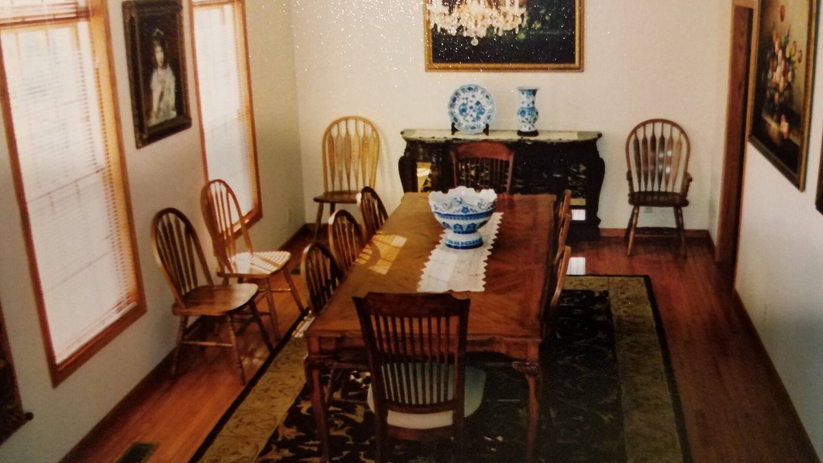 Nauvoo House | Finest, Nicest, Mansion In the Nauvoo Area. Totally Family-Oriented
