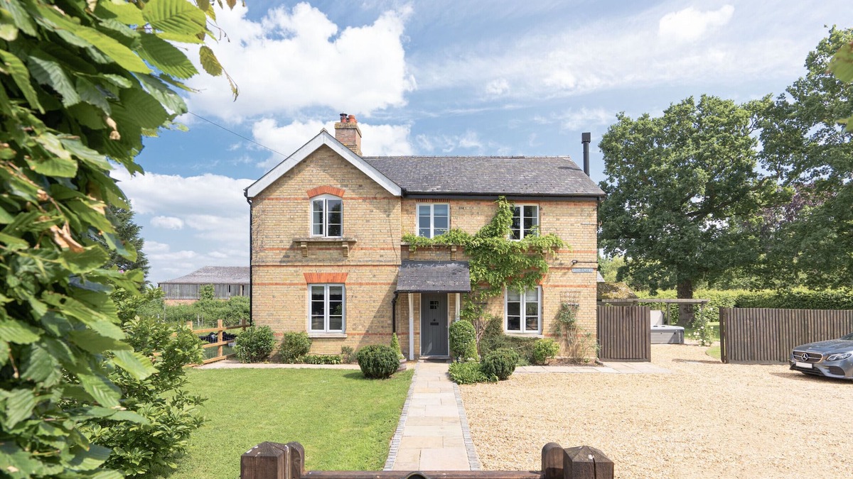 Huntingdon Cottage | Finest Retreats | Conker Tree House