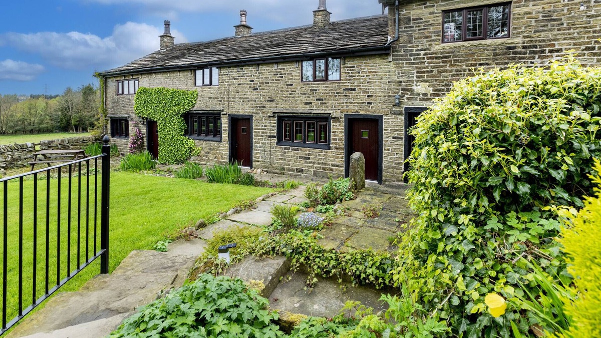 Bury Cottage | Finest Retreats | Ellen's Cottage