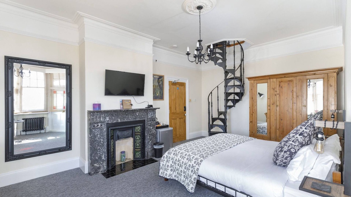 Kemptown Apartment | Finest Retreats | Pittodrie Guest House - Apartment 6