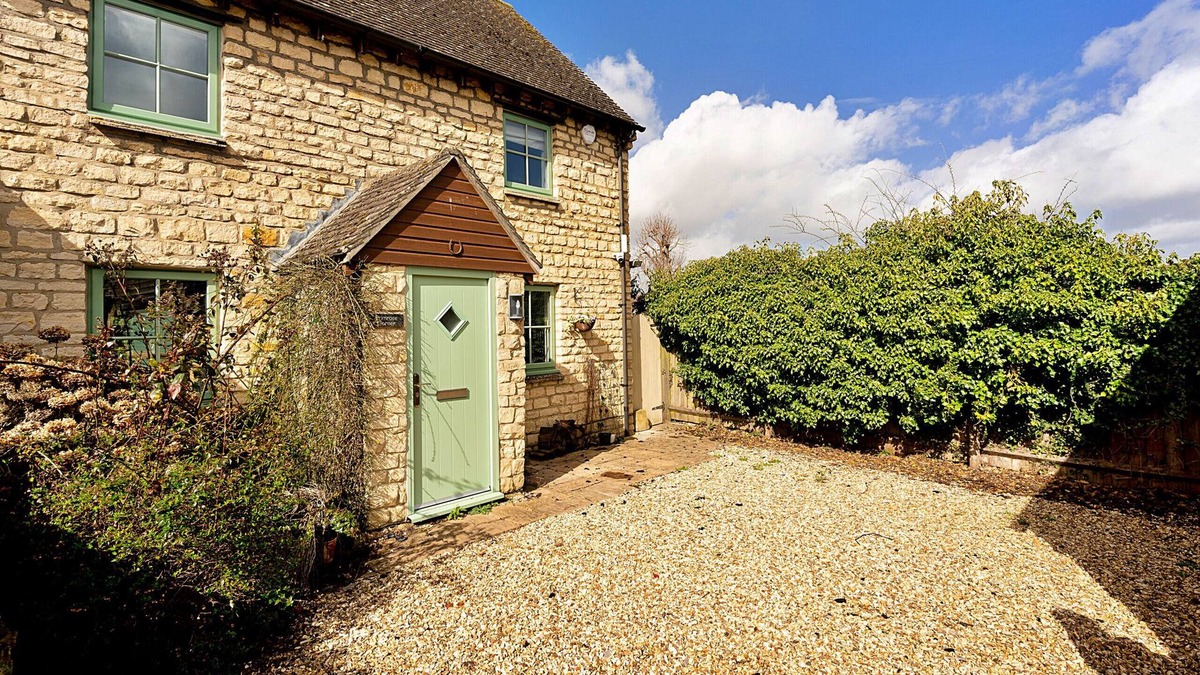 Enstone Cottage | Finest Retreats | Primrose Corner