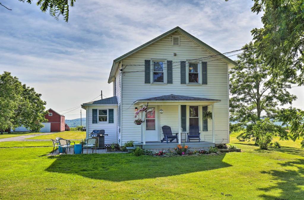 Hector House | Finger Lakes Farm Retreat Walk to Wineries!