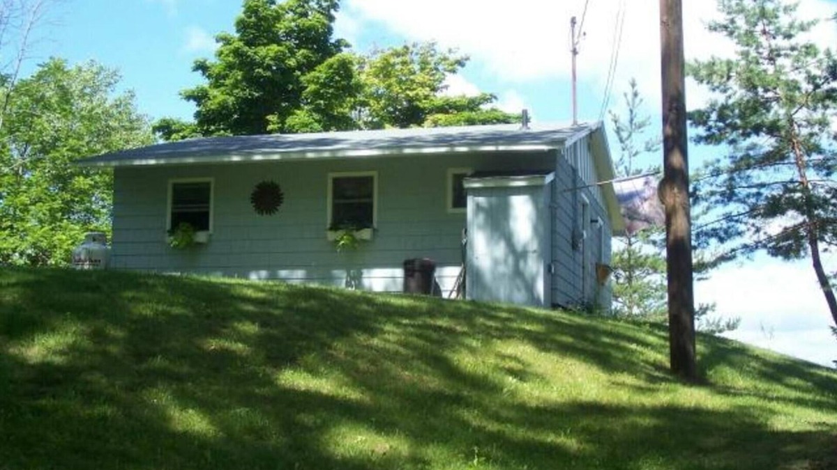 Cayuga Cottage | Finger Lakes -Sunset Cottage on beautiful Cayuga Lake! -Blue