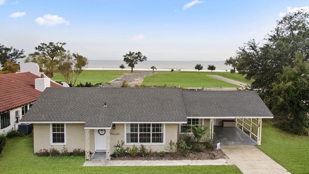 Gulfport House | Finley House with Beautiful Gulf View