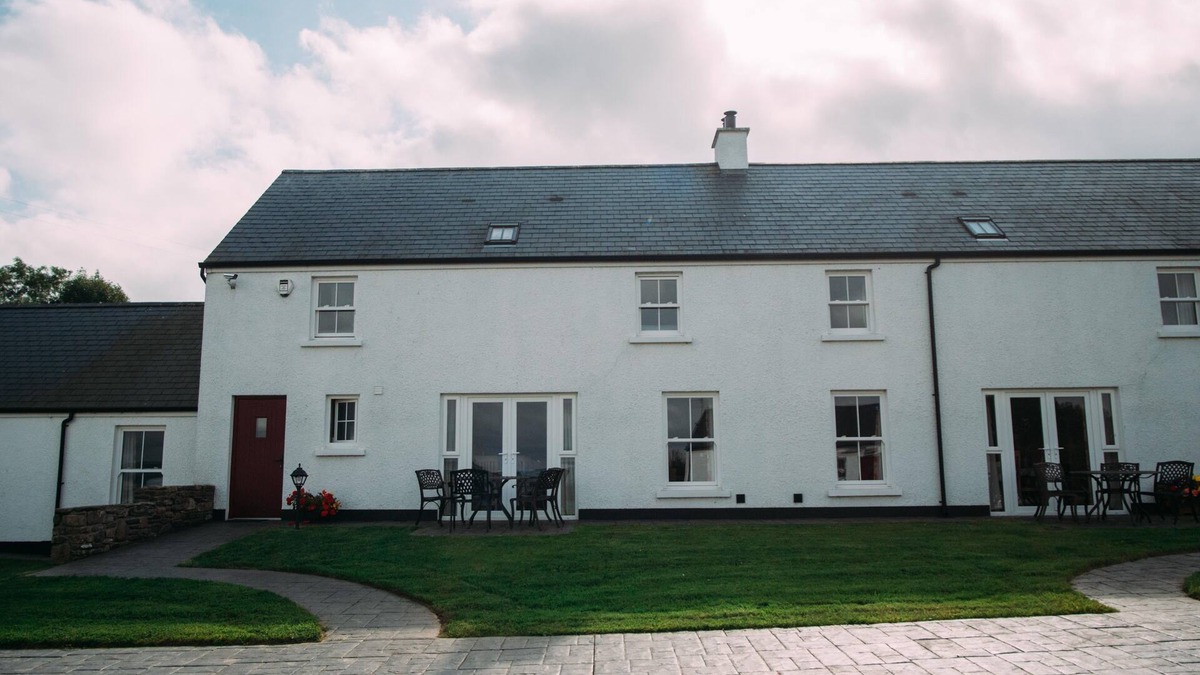 Strabane Cottage | Finn accommodates up to 6 people