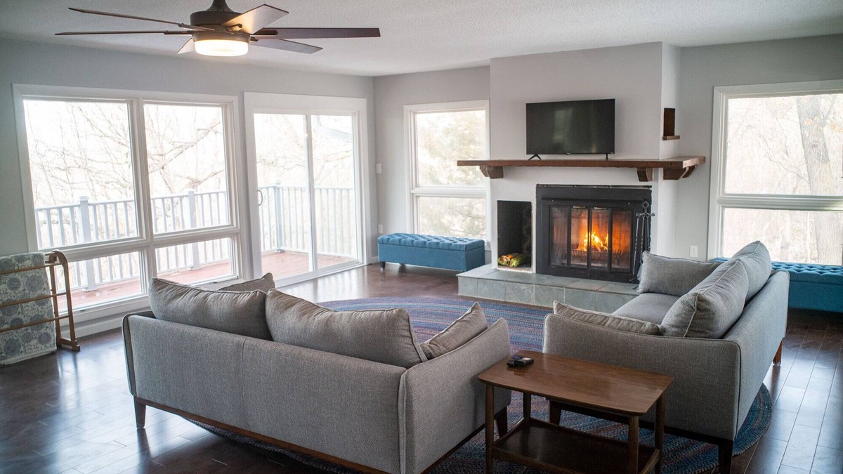 Adrian House | Finn's Hideaway - Secluded family home with river view