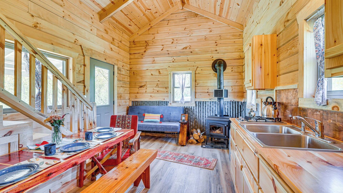 Winona County Cabin | 'Fins & Flowers' Lewiston Cabin w/Trout Fishing!
