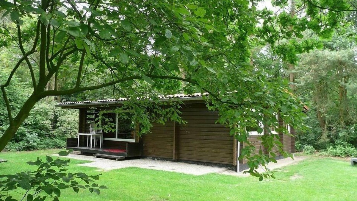 Meppen Resort | Finse Bungalow 6P - Three Bedroom Resort, Sleeps 6