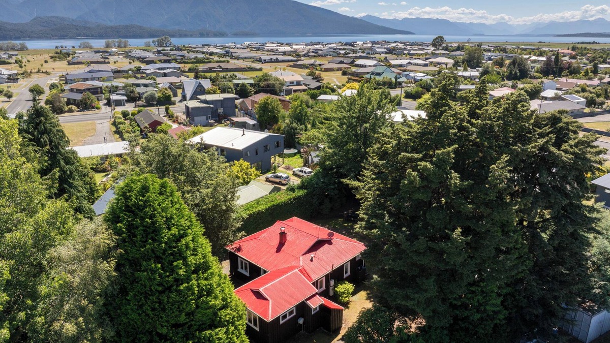Te Anau House | Fiordland Hideaway - Te Anau Holiday Home