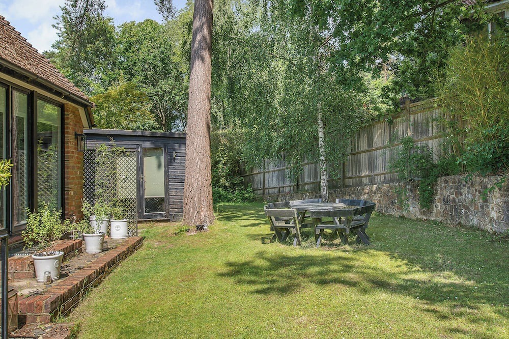Crowborough Apartment | Fir Tree Apartment - UK49993