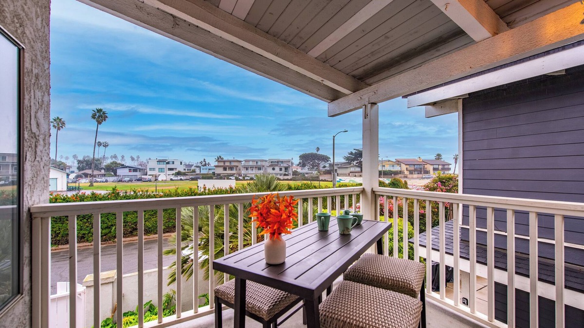 Pierpont Bay House | Fire Displaced? Nearly Beachfront house + Dogs