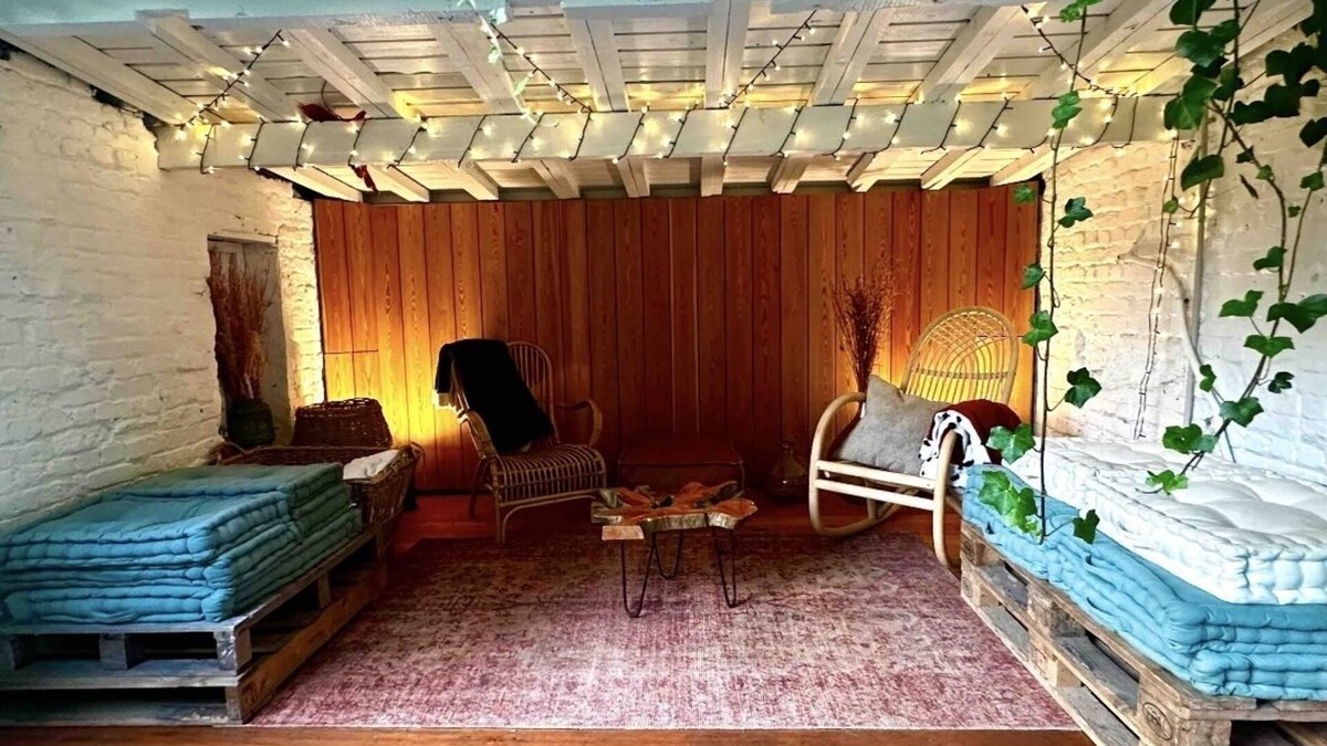 St. Genesius-Rode Villa | "Fire & Grill Hideaway: A Cozy Retreat with BBQ and Fireplace"