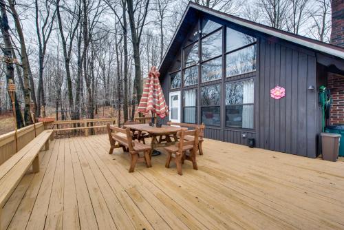 Gouldsboro House | Fire Pit and Community Perks Gouldsboro Cabin!