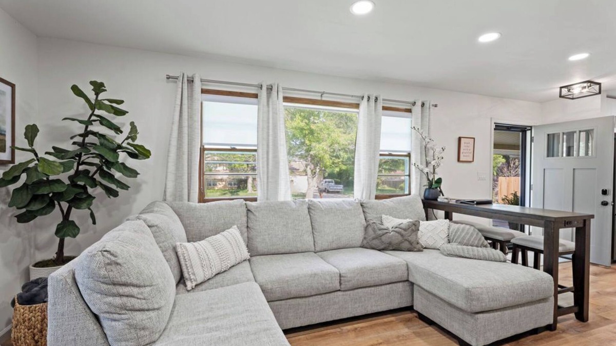 Wichita House | Fire Pit, Fully Stocked, Family-Friendly Oasis in East Wichita