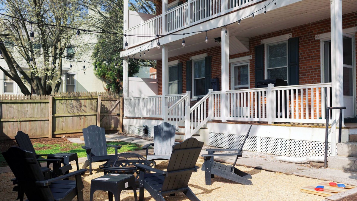 Middletown House | Fire Pit, Game Room, 15 min to Hershey with King Bed, Entire house
