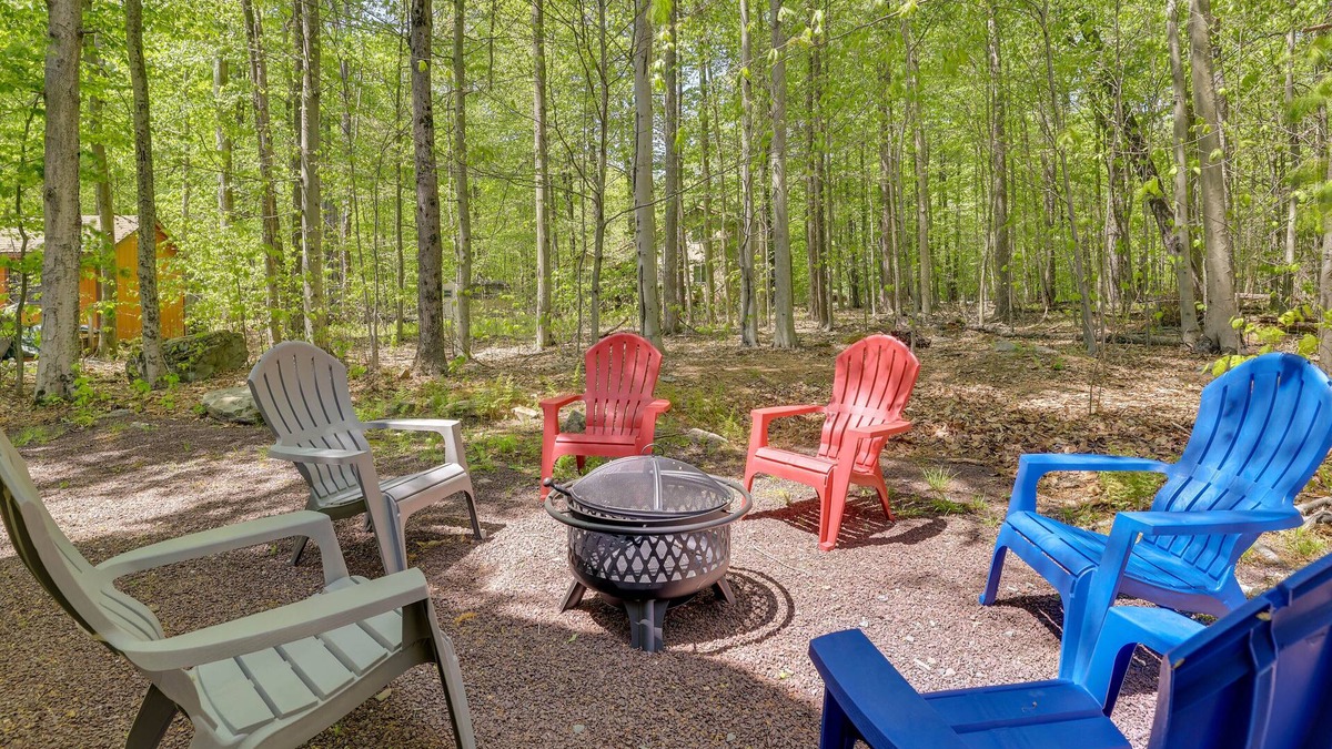 Thornhurst House | Fire Pit, Kayak & Gas Grill: Pocono Lake Home!
