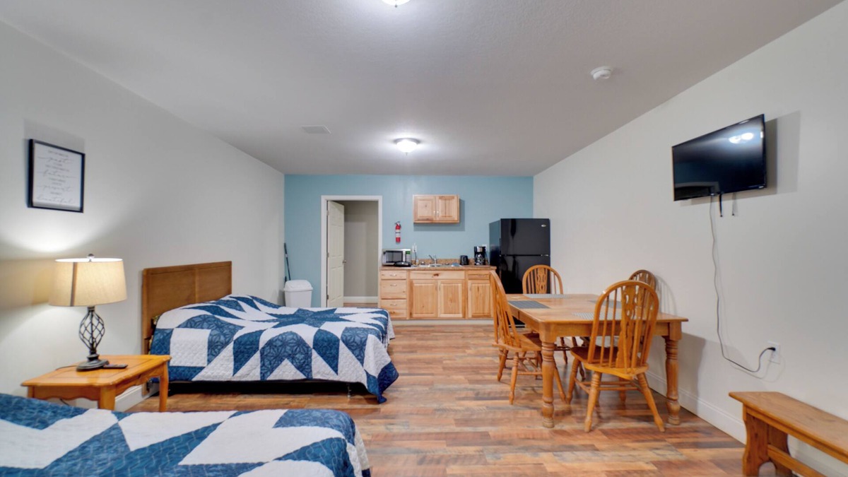 Briceville Apartment | Fire Pit & On-Site Hiking: Cozy Tennessee Retreat