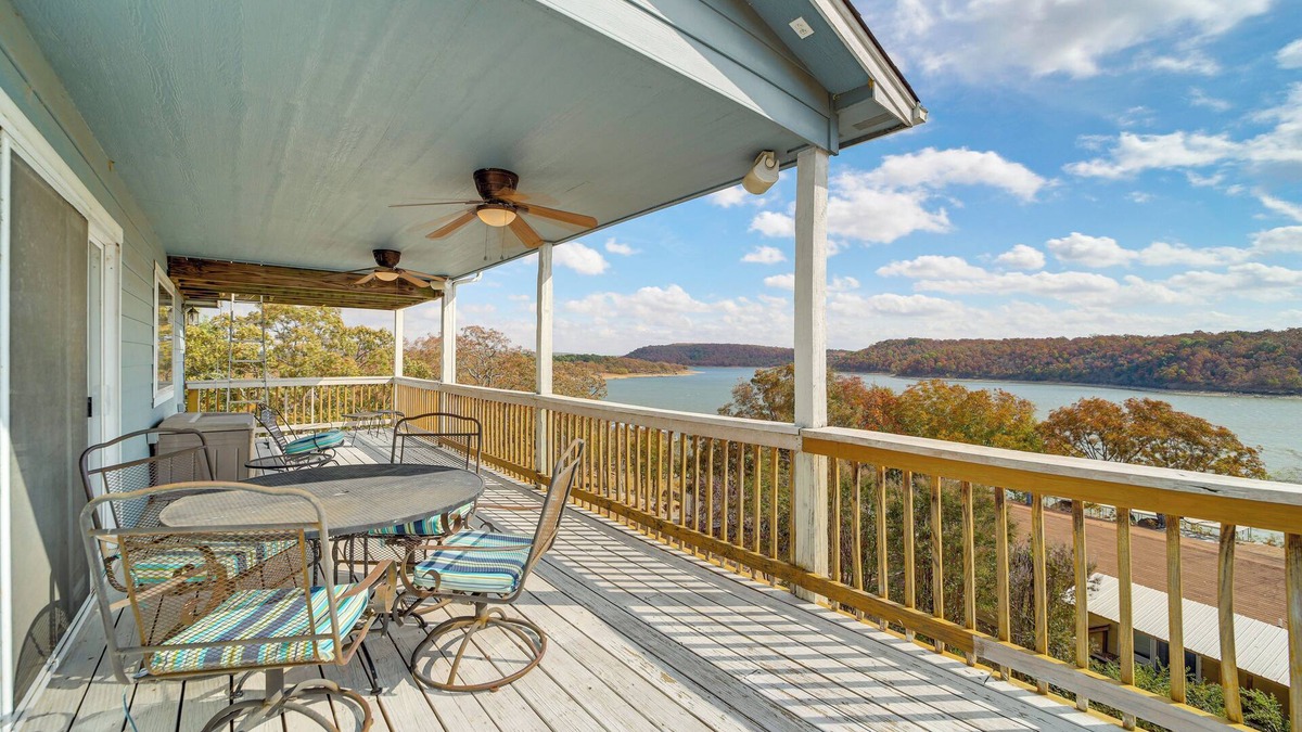Texanna House | Fire Pit + Stunning Views: Lake Eufaula Retreat!