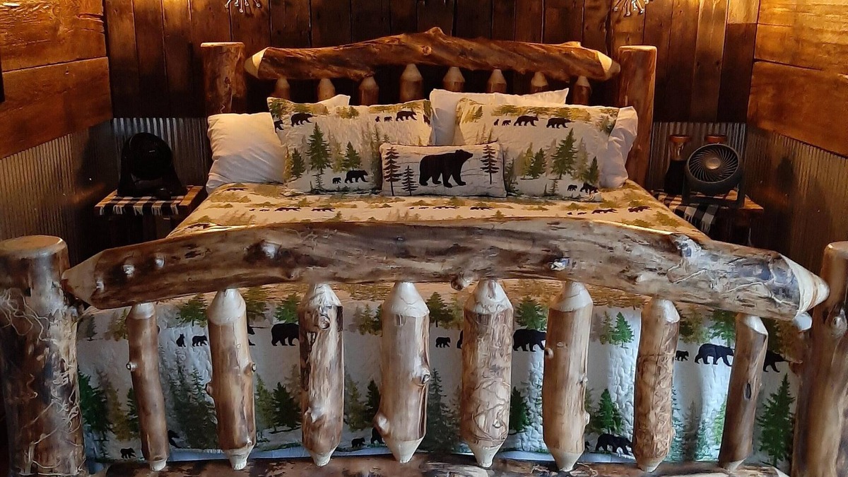 Wetmore Cabin | Firefly Cabin- Outdoor Fun and Relaxation in the Heart of Nature