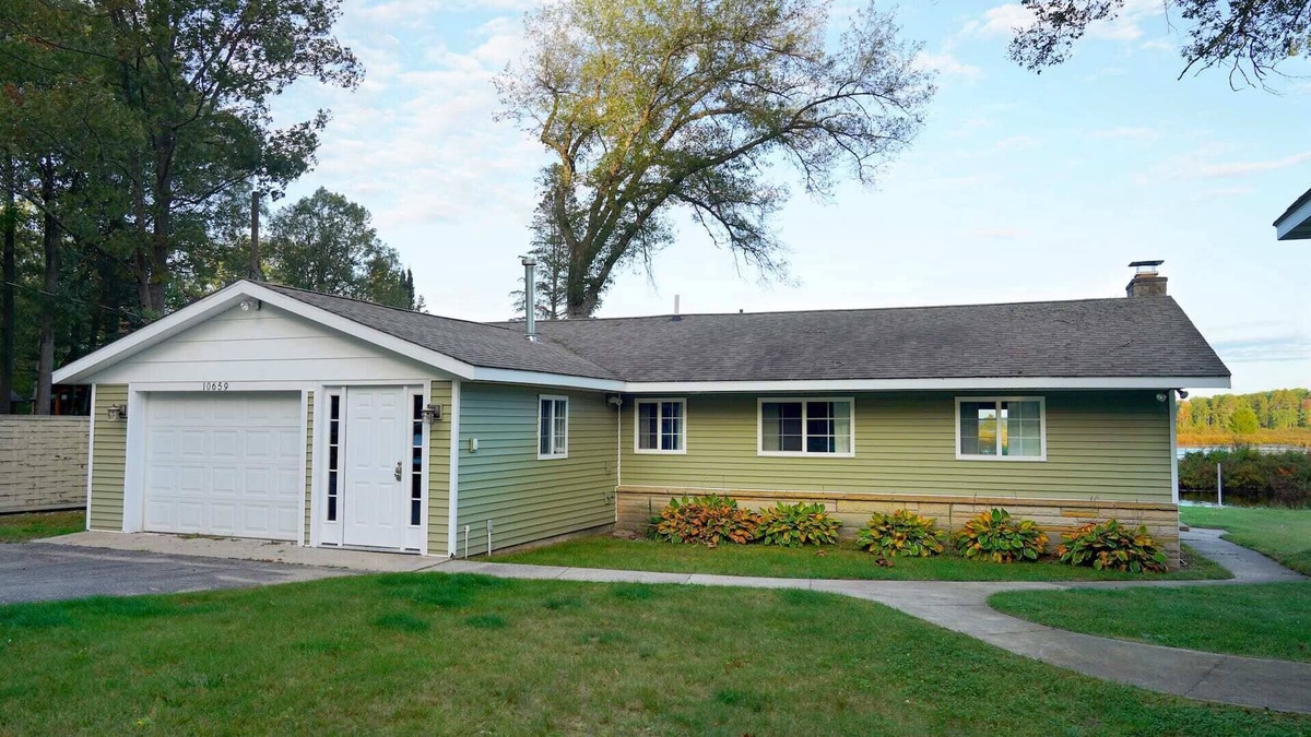 Lewiston House | Firefly Cottage Summa