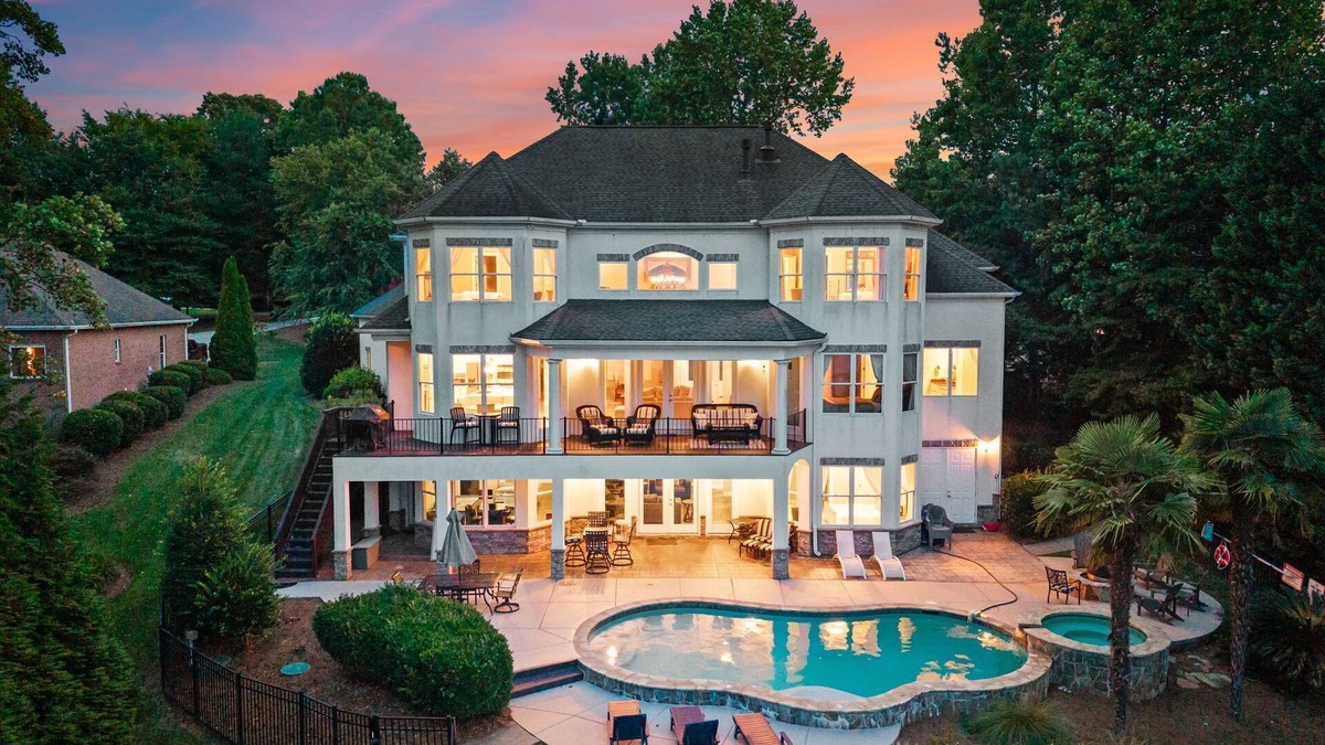 Denver House | Firefly Cove by SoCharm | Luxury home w/Pool & Hot Tub & NEW Game Room | Sleeps 16