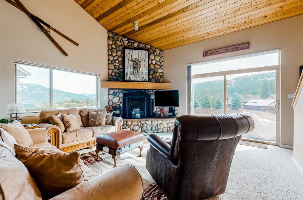 Big Sky Apartment | Firelight Chalet 94