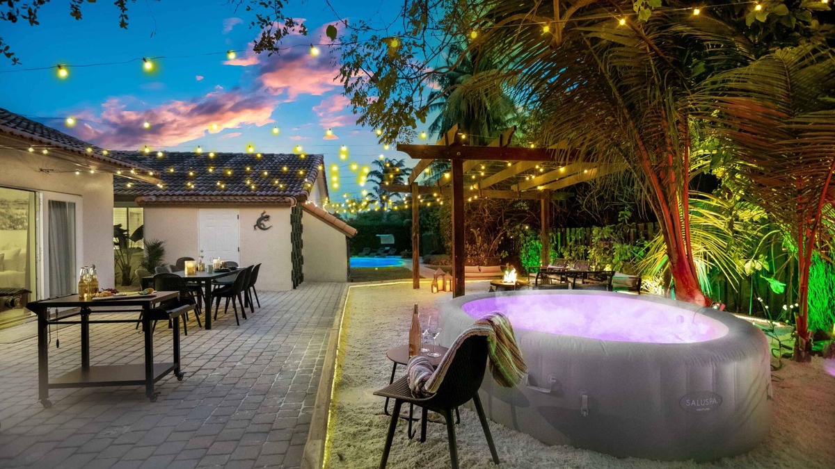 Palmetto Bay Villa | FirePit/Beach/Basketball/LuxuryVilla