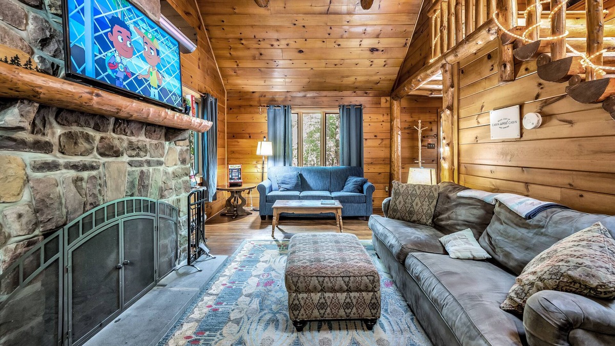 Lake Harmony Estates House | Fireside Cabin for Couples and Small Families. Hot Tub, Stone Fireplace, Slopes
