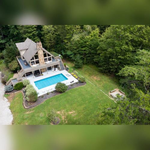 Logan House | Fireside Lodge - by The Chalets