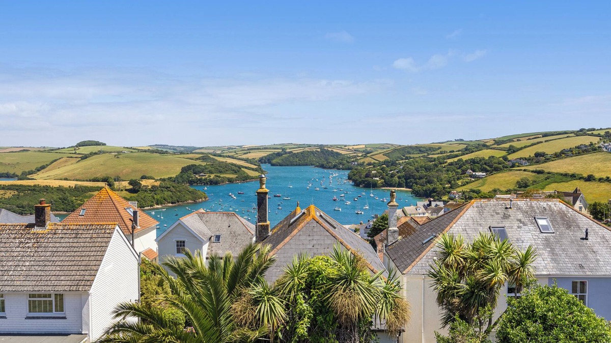 Salcombe Cottage | FIRM ANCHOR, pet friendly, character holiday cottage in Salcombe