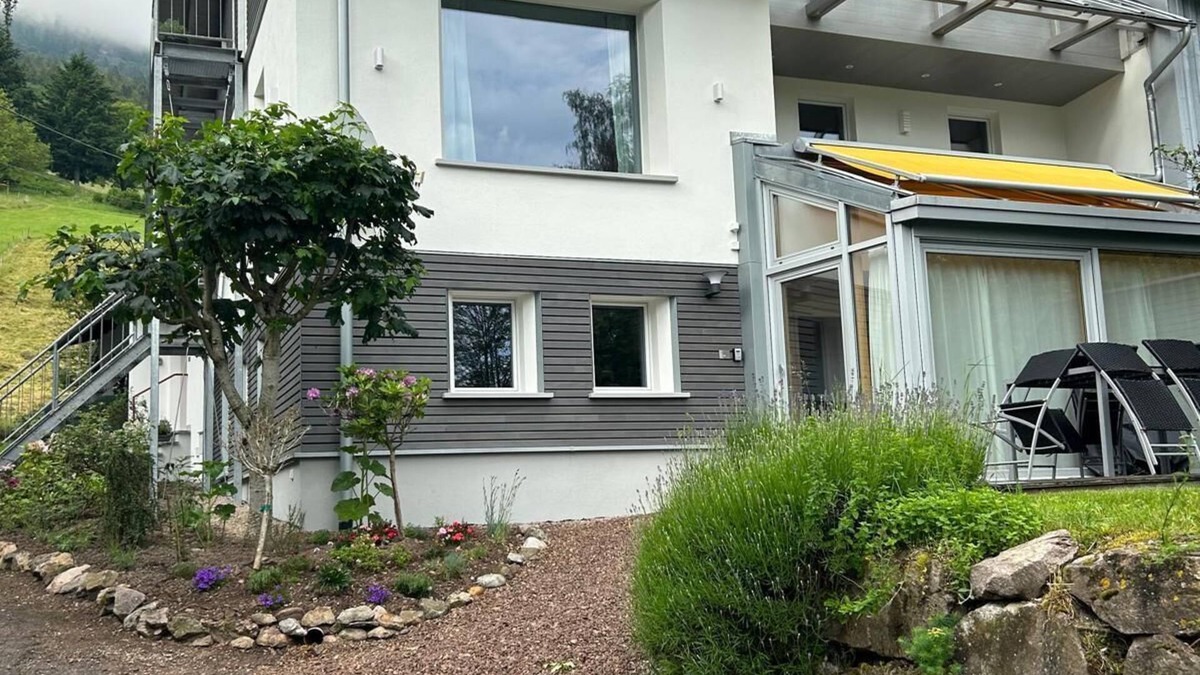 Kleines Wiesental Apartment | First floor apartment with bright conservatory, terrace, fireplace and WLAN - Apartment A