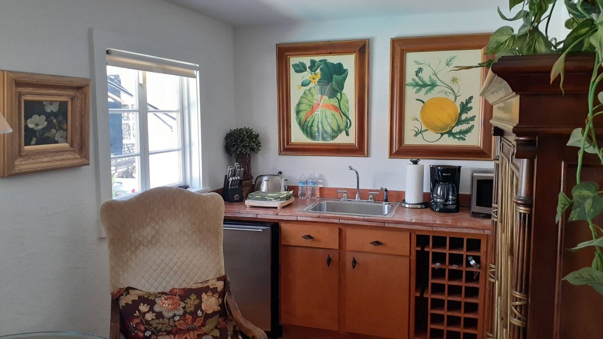 Old Northwood Cottage | First Class Accommodations in West Palm Beach Florida - Unit Number #1