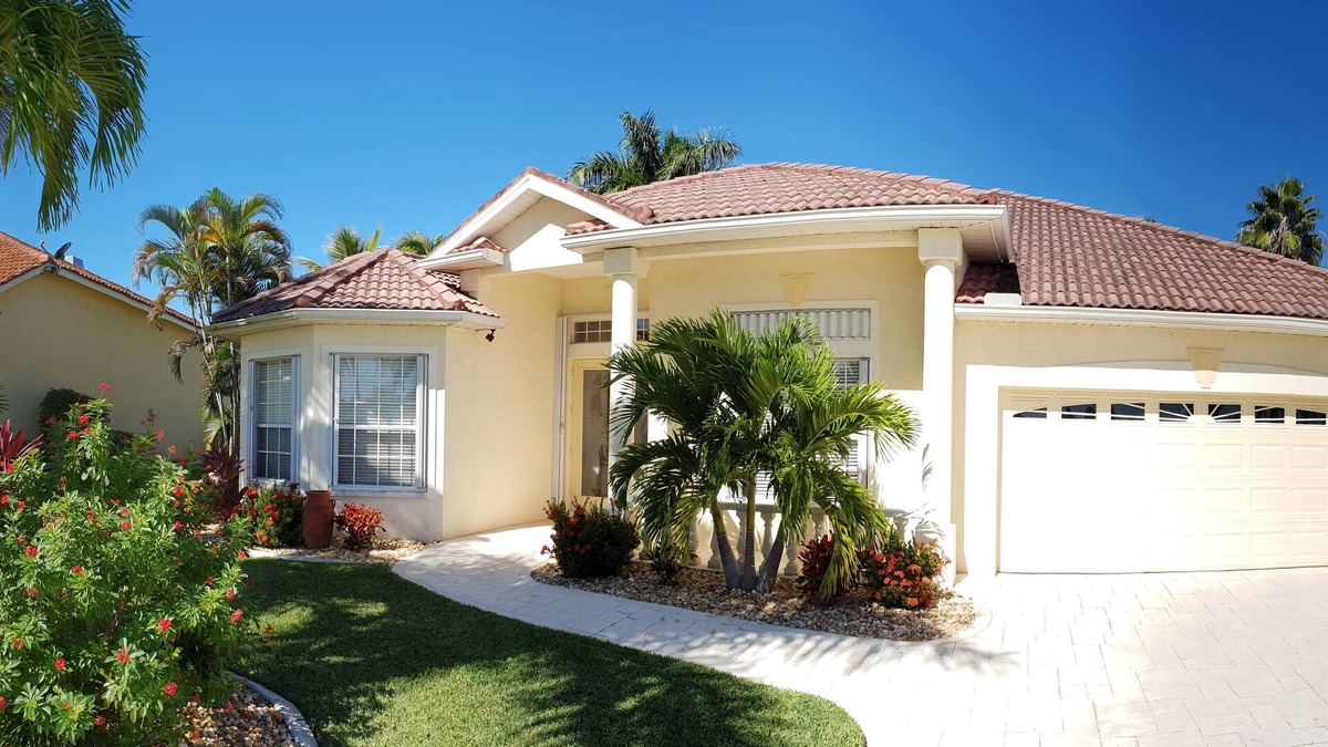 Eight Lakes Villa | First class location by Lake Britannia with direct gulf access