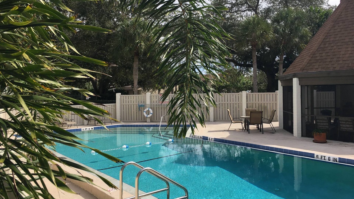 Gulf Gate Estates Condo | First floor 2Bdrm/2Bath condo near Siesta Key, Sarasota.