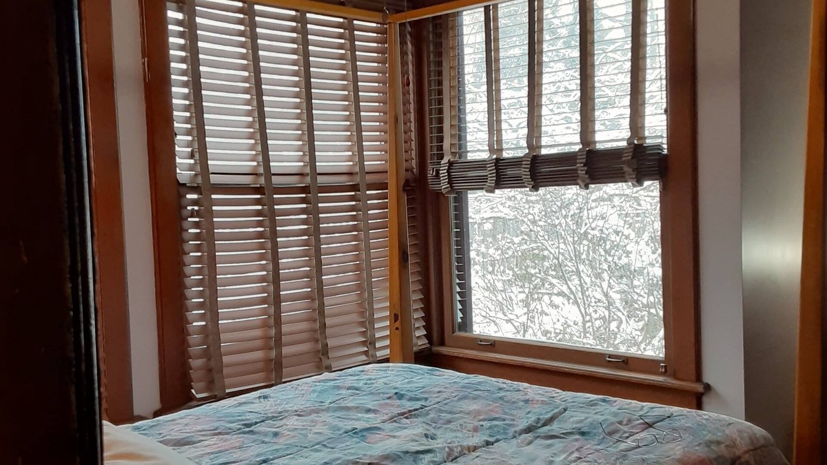 Downtown Toledo House | First Floor 4 poster Double Bed in Historic Victorian Bed and Breakfast