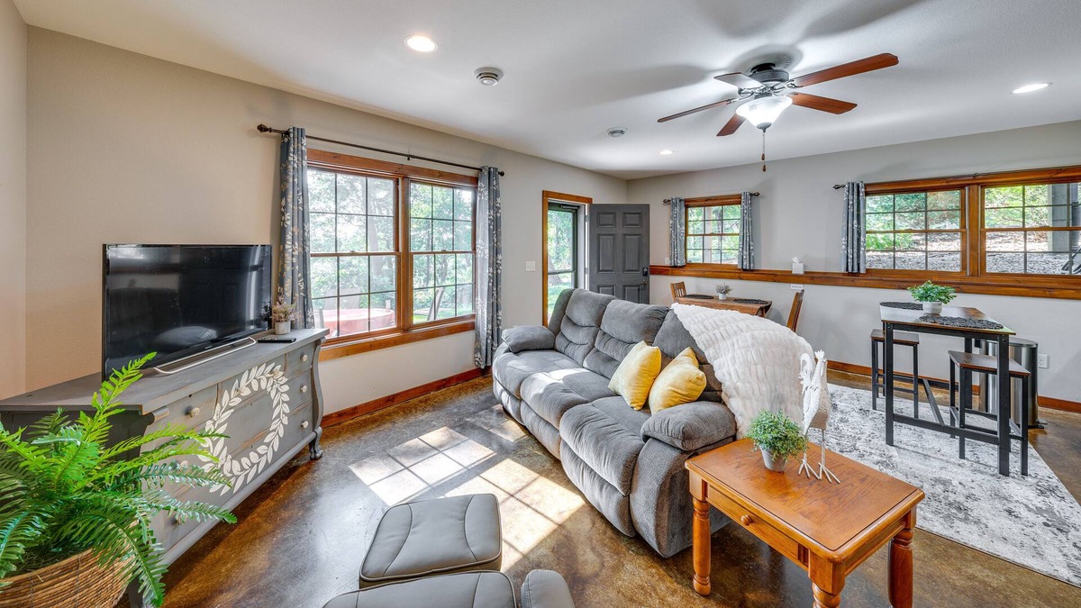 Belleville Apartment | First-Floor Belleville Apartment with Patio!