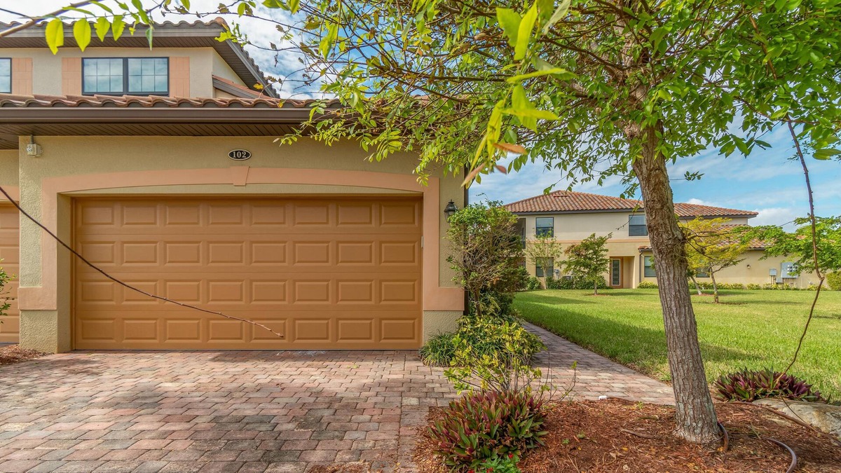Gran Paradiso House | First Floor Coach Home in Gated Community