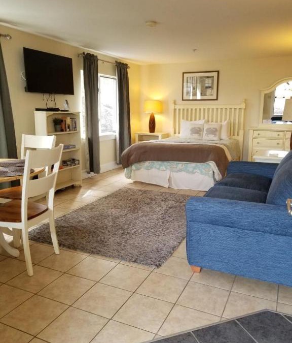 Edgecomb Apartment | First floor comfort and convenience Sheepscot Harbour Studio #207