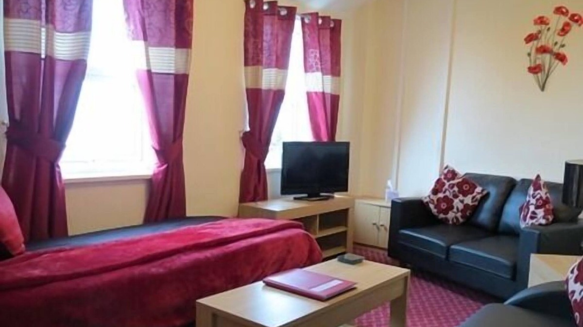 Malvern Apartment | First Floor Flat with view