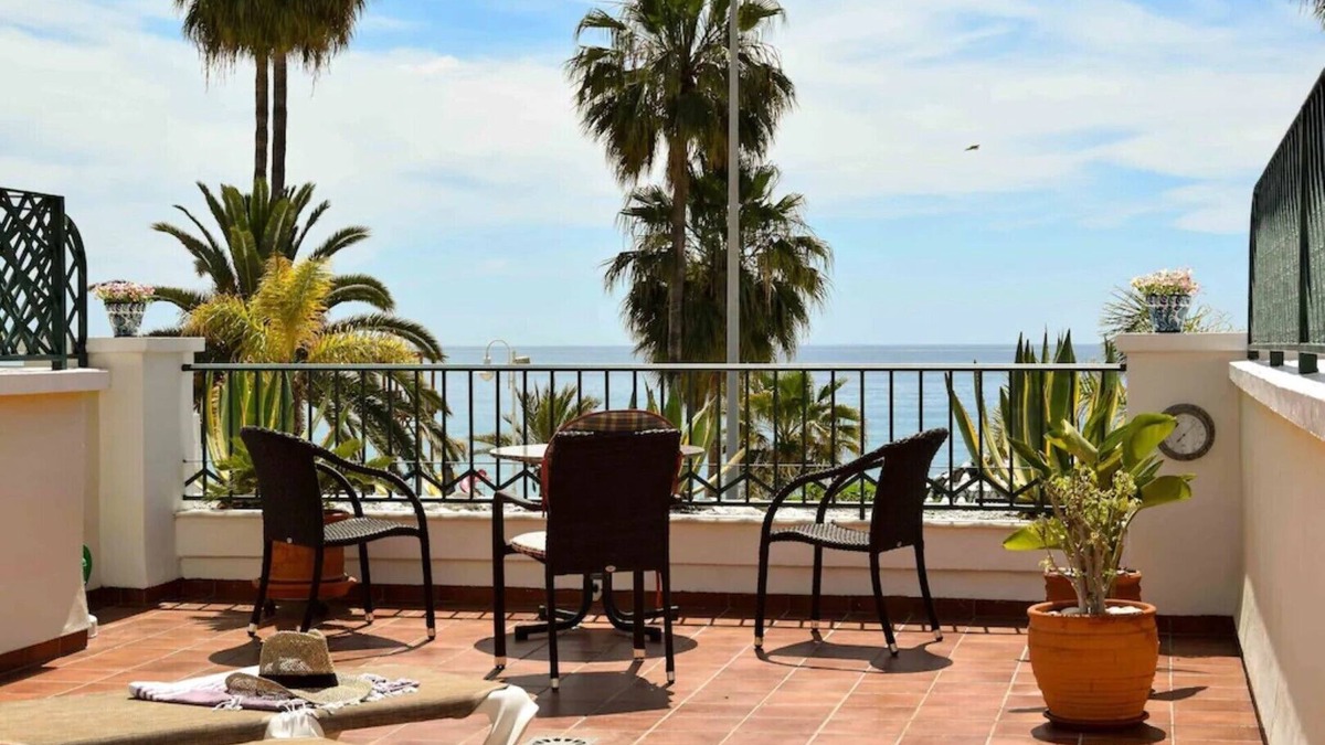 Nerja Apartment | First line of beach, comfortable apartment overlooking Playa Burriana bay