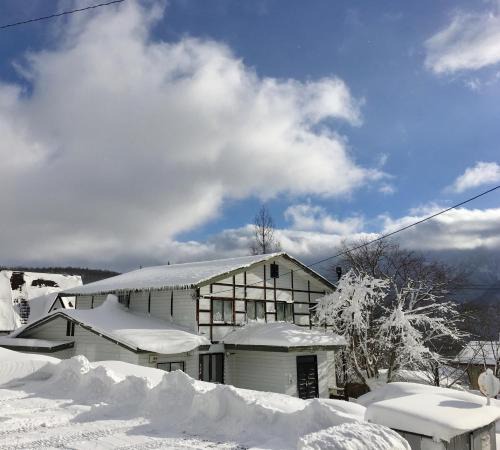 Otari-mura Bed & Breakfast | First Tracks At Cortina/Norikura