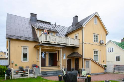 Larsmo House | FirstHome GuestHouse