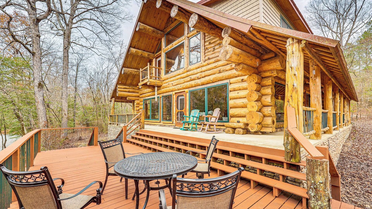 Murfreesboro Cabin | Fish, Boat & Hike: Pet-Friendly Cabin in Arkansas