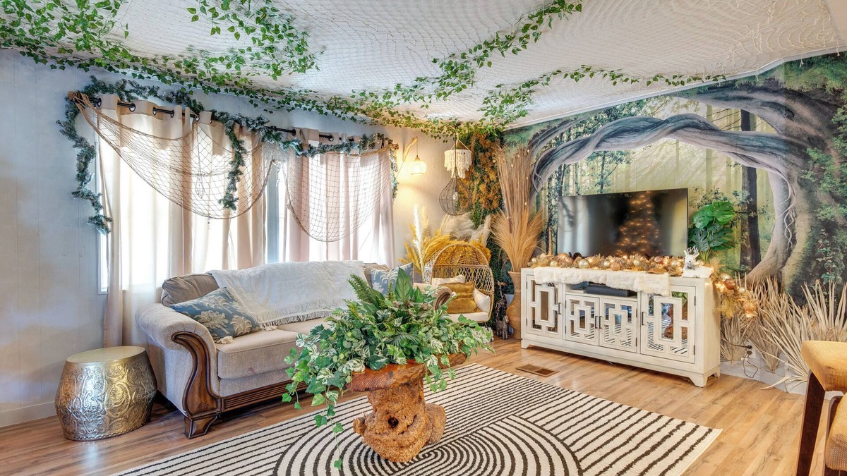 South Waterfront Park Apartment | Fish & Boat: Riverfront Apt w/Canoe in Edgewater