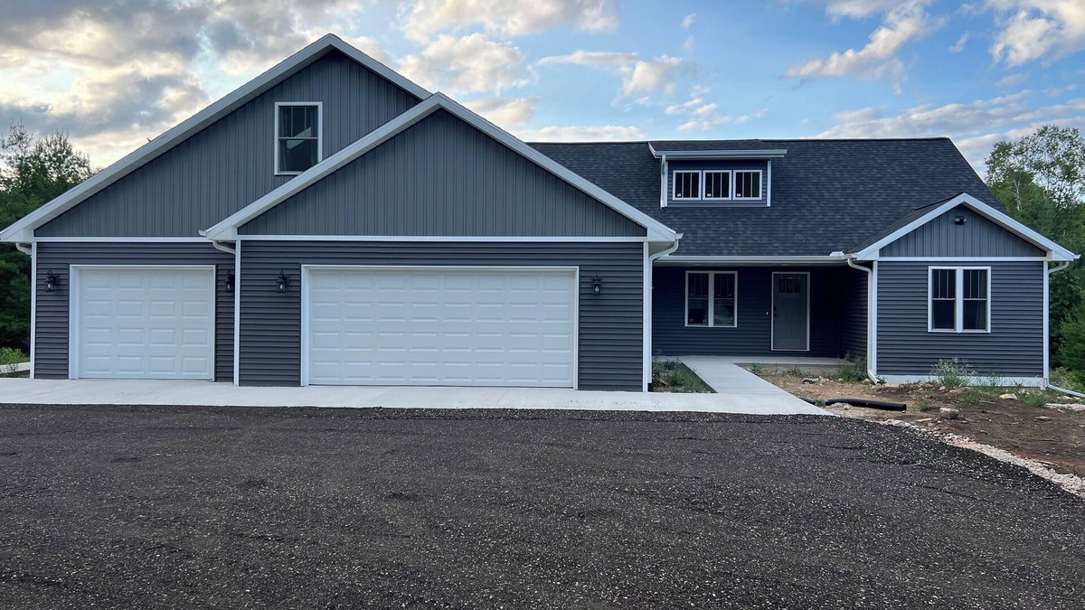Fish Creek House | Fish Creek family retreat! A peaceful 6 bed/3 bath newly built home.